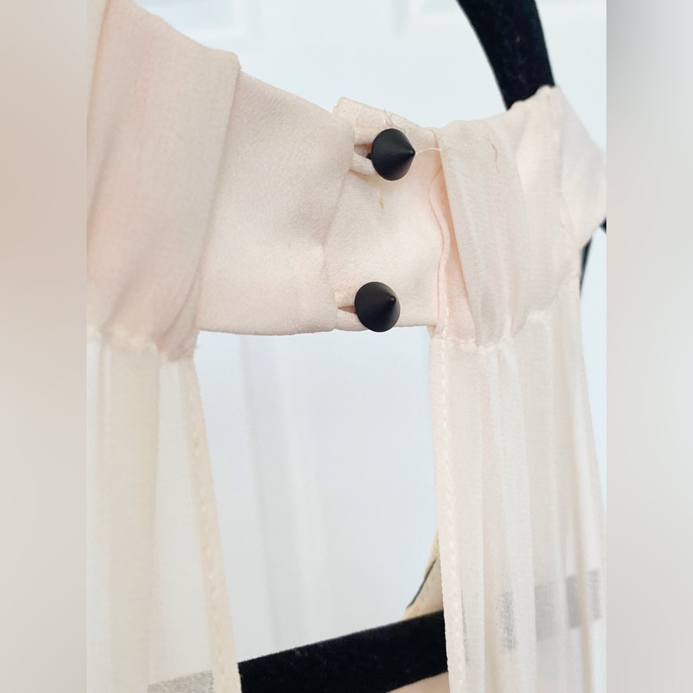 EUC BCBG Pleated Flowy Dress in Pale Peach Size 4 - Picture 5 of 12